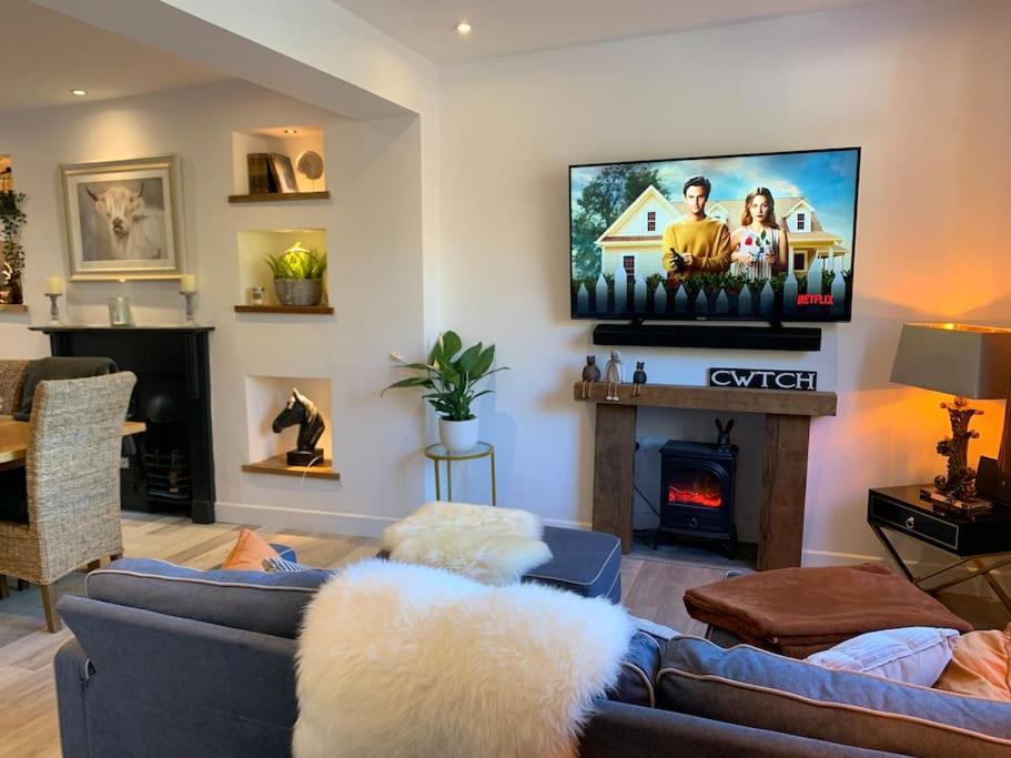 Renovated Miner'S Cottage - Family & Dog Friendly Abertillery Екстер'єр фото